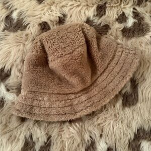 Hollister Tan Fleece Bucket Hat